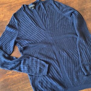Long-sleeve v-neck navy sweater with cute ribbed detailing, medium